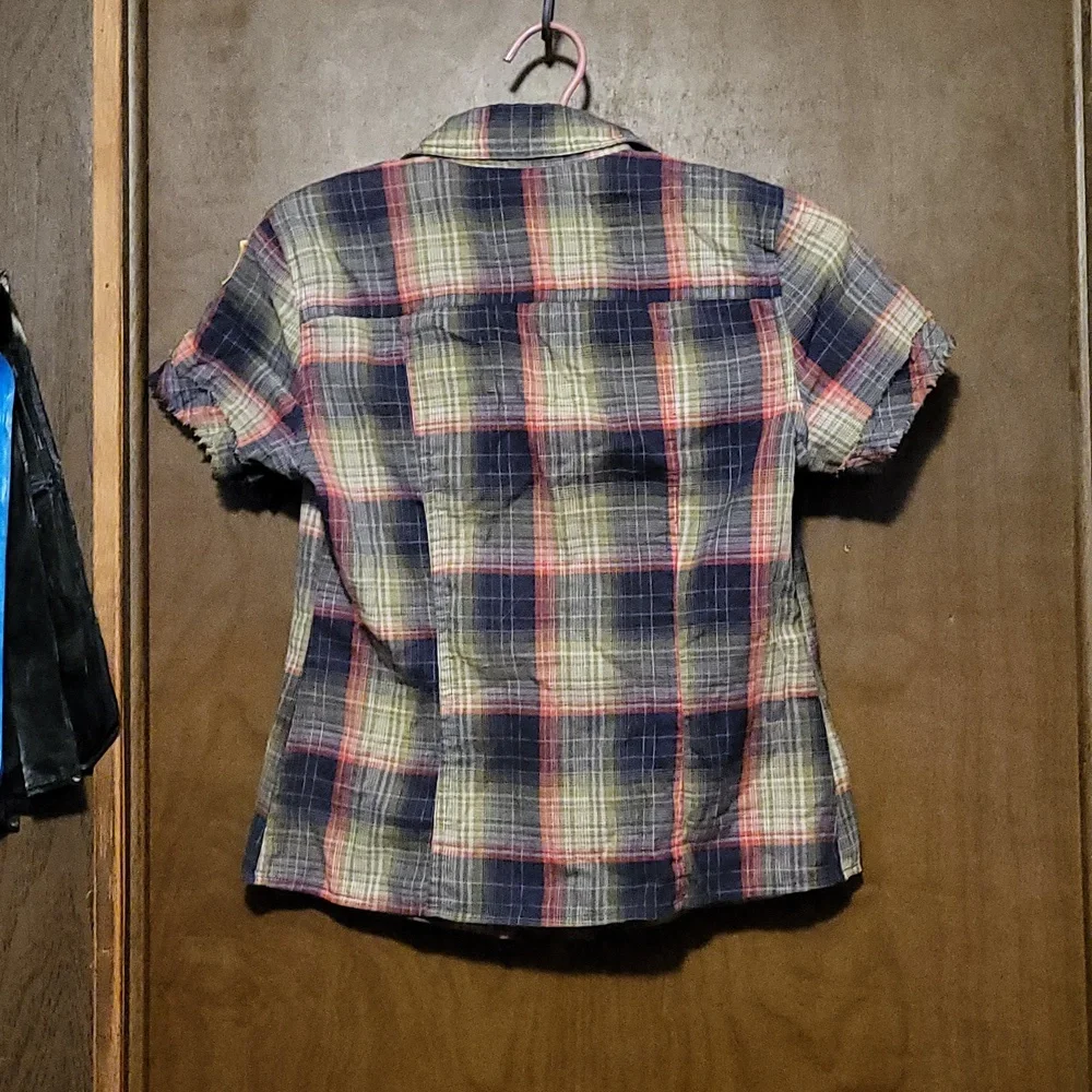 Button up - Picture 3 of 5